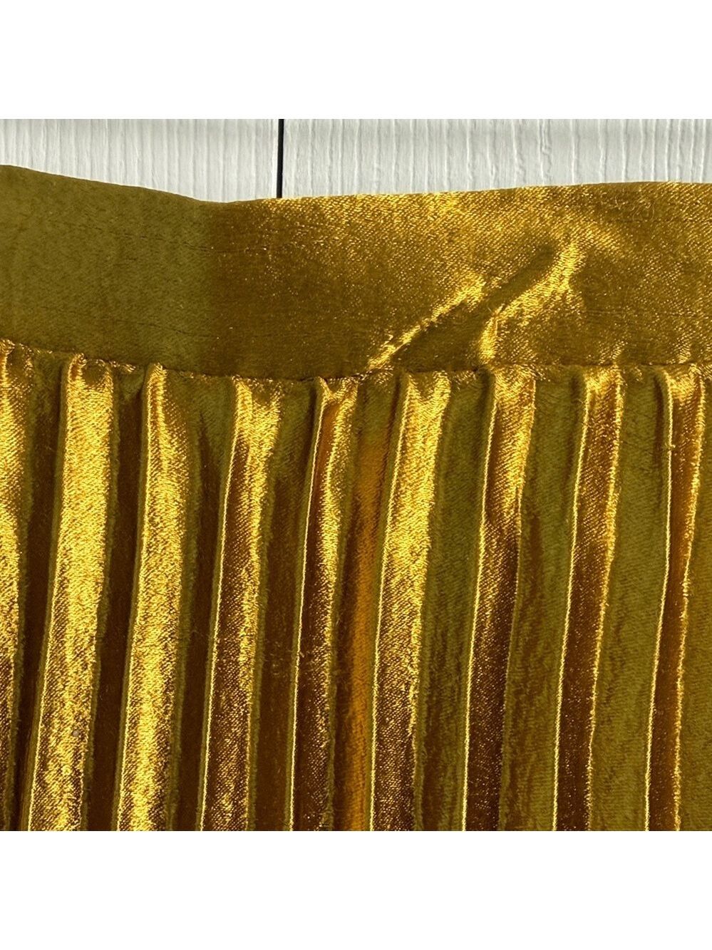 Lulus Pretty Pleats Gold Metallic Pleated Midi Skirt Size Small - Picture 9 of 13